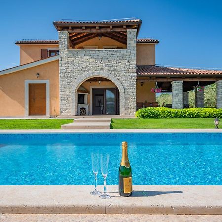 Villa Oliveta By Istrialux Filipana Exteriér fotografie